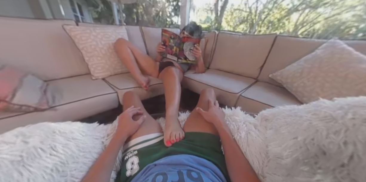 Get up close and worship bailey039s feet in vr as she jacks